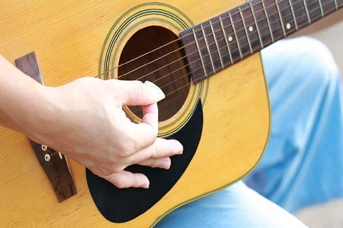 TINY PLASTIC PIECE USED TO STRUM A GUITAR – CROSSWORD PUZZLE CLUES