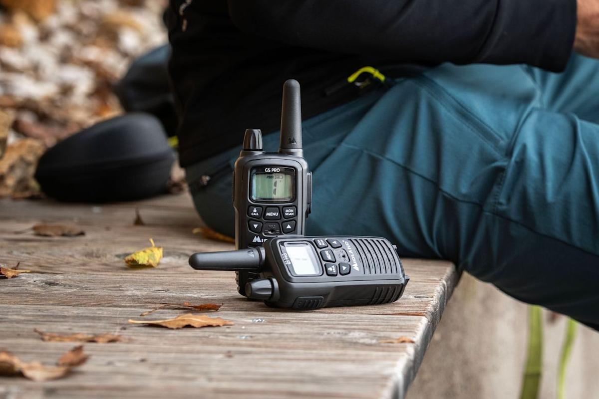 Why a Walkie-Talkie With Nationwide Push-To-Talk Coverage May be Your Best Team Tool